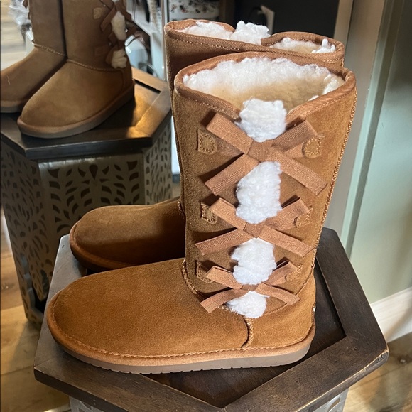 NWOT, Koolaburra UGG boots, size girl 3 or women 5, adorable Bow Accents - Picture 7 of 10